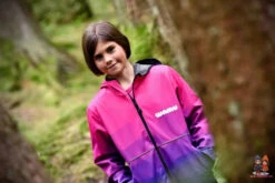 WAMU Mosaic Softshelljacke Kinder Jacke Mit Kapuze 28 WAMU Mosaic Softshelljacke Kinder Jacke Mit Kapuze -Bekleidung Peripherie kids softshell jacket mosaic purple 10