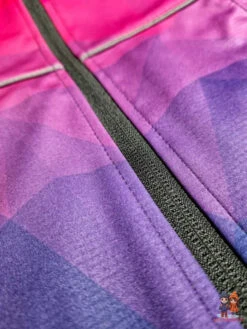 WAMU Mosaic Softshelljacke Kinder Jacke Mit Kapuze 22 WAMU Mosaic Softshelljacke Kinder Jacke Mit Kapuze -Bekleidung Peripherie kids softshell jacket mosaic purple 4